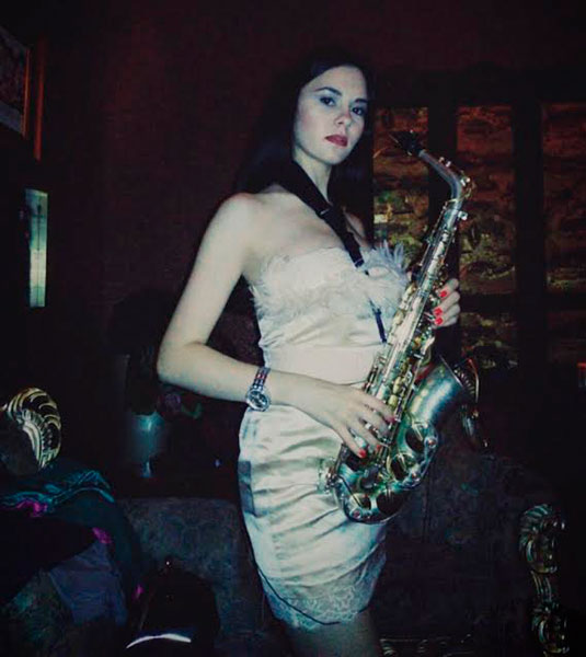 Females Saxophone Vocals 107165/ International Talent Agency "Rising