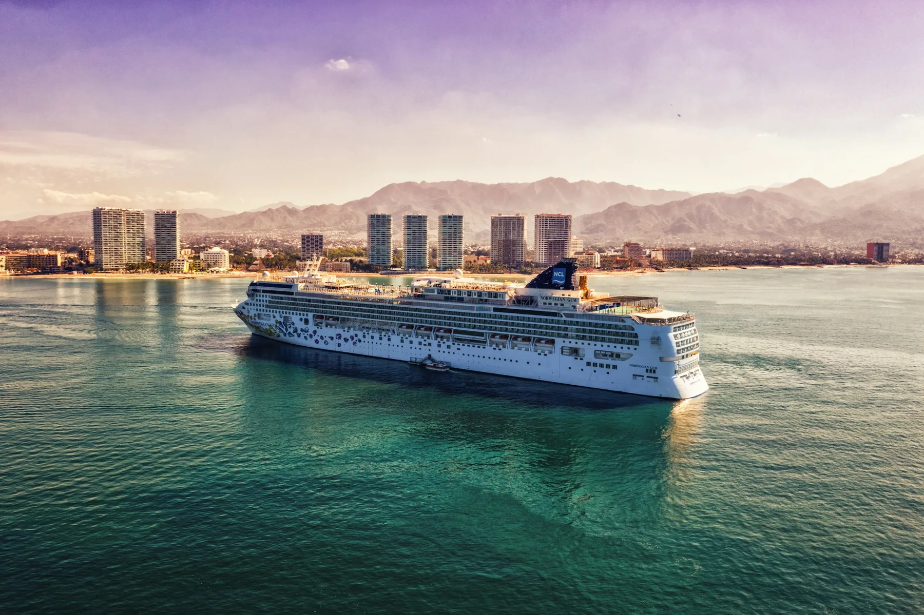 Cruise ship musician career - live entertainment at sea