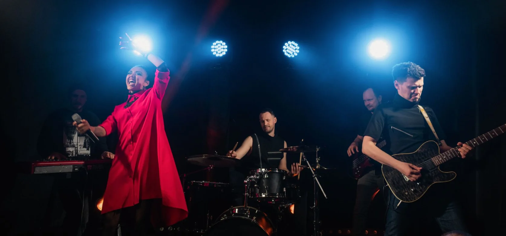 Live-Band auf der Bühne – Coverband und Ensemble für Kreuzfahrt
