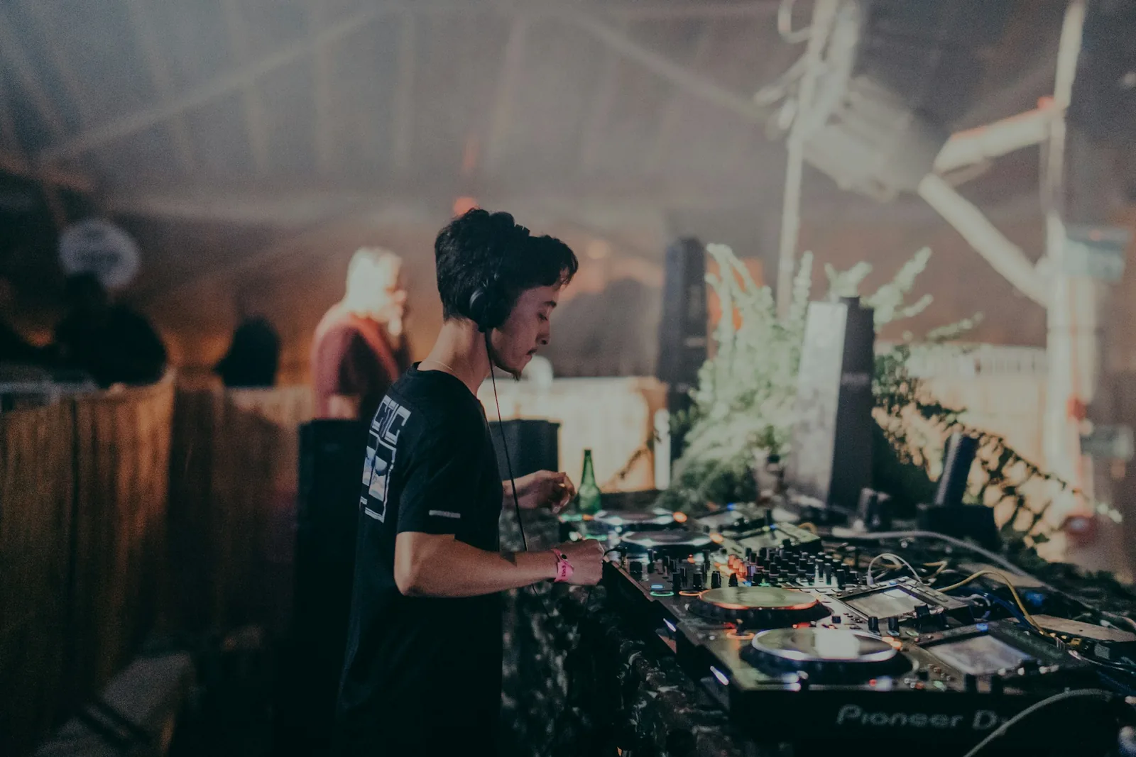 Resident DJ для контракта в ресторане в Манаме, Бахрейн - Rising Stars